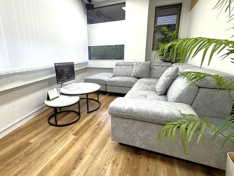 会社写真：ソファー席