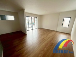 明るく心地よい風が通り抜けるリビング