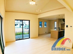 明るい南向きリビング
※以下同社同等仕様施工例