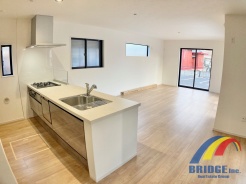 明るく心地よい風が通り抜けるリビング