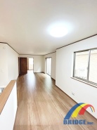 明るく心地よい風が通り抜けるリビング