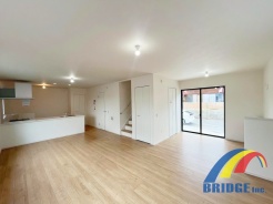 リビング
以下同社同等仕様施工例
