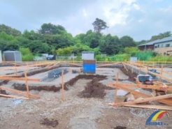 食品の買い置きに便利なパントリー付きで、キッチンをすっきりと保てます。
小学校まで徒歩10分なので、お子様の通学も安心です。
コンビニまで徒歩7分と、ちょっとしたお買い物に便利な立地です。
新築一戸建てをお探しの方はお気軽にお問い合わせください。お待ちしております。