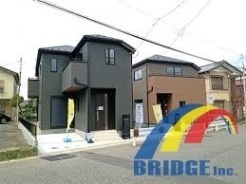 広々としたLDKに全居室収納付き！
周辺の商業施設も多数で、生活必需品が徒歩圏内で揃う！
子育てファミリーにおすすめな、小中学校まで徒歩約10分
是非、千葉市内で新築一戸建てをお探しの方はお気軽にお問い合わせ下さい。
社員一同心よりお待ちしております。