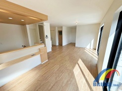 明るく心地よい風が通り抜けるリビング
同社同等仕様施工例