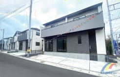 駐車完備で、南向きの陽光溢れる邸宅です。
収納スペースが沢山あるのでお子様との思い出もお洋服もたくさん収納できます。
是非、市川市内で新築一戸建てをお探しの方はお気軽にお問い合わせください。
社員一同心よりお待ちしております。
