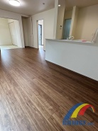 1号棟 明るく心地よい風が通り抜けるリビング