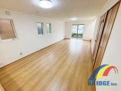 1号棟 明るく心地よい風が通り抜けるリビング