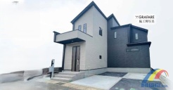 駐車2台可能で、コンビニもスーパーも歩いてお買い物に行けます、
また、SC、WIC付きで収納スペースも充実しているのでお部屋もスッキリ保てます。
是非、千葉市内で新築一戸建をお探しの方はお気軽にお問い合わせ下さい。
お待ちしております。
※外観イメージパース