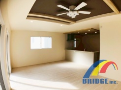 明るく心地よい風が通り抜けるリビング