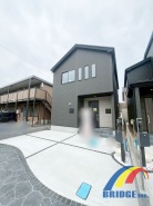 最寄り駅まで徒歩10分！
買い物施設も徒歩圏内で揃う利便性の良い邸宅です。
W.I.C+S.I.C付きで収納スペースも充実です。
是非、鎌ケ谷市内で新築一戸建てをお探しの方はお気軽にお問い合わせください。
お待ちしております。
※現地イメージパース