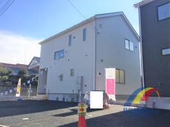 駐車2台可能で小学校まで5分と通学も安心の邸宅です。
充実した収納ができる設計となるため、快適な住環境が整っております。
是非、船橋市内で新築一戸建てをお探しの方はお気軽にお問い合わせください。
お待ちしております。
※同社仕様施工例写真