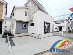 23帖のLDKで広々とした空間。
南西角地で2路線利用可能です。
是非、千葉市内で新築一戸建てをお探しの方はお気軽にお問い合わせください。
お待ちしております。
※現地イメージパース