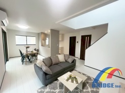 明るく心地よい風が通り抜けるリビング