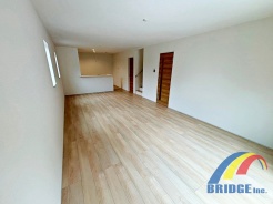 2号棟 明るく心地よい風が通り抜けるリビング
同社同等仕様施工例