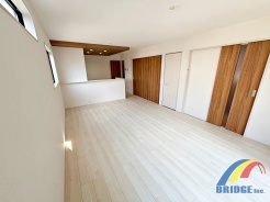 1号棟 明るく心地よい風が通り抜けるリビング