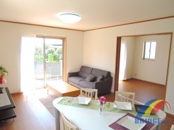 リビング
以下同社同等仕様施工例