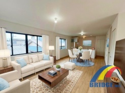 明るい雰囲気で落ち着く空間
以下同社同等仕様施工例