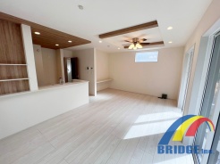 2号棟 明るく心地よい風が通り抜けるリビング