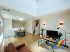 1号棟 明るく心地よい風が通り抜けるリビング