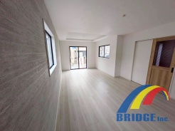 明るく心地よい風が通り抜けるリビング