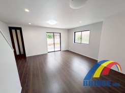 2号棟 明るく心地よい風が通り抜けるリビング