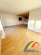 1号棟 明るく心地よい風が通り抜けるリビング