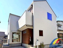 機能的で住環境充実の4LDKで駐車1台可能
リビング収納・全居室収納付きでお荷物スッキリ
商業施設徒歩6分・教育施設の徒歩圏内で幅広い世帯に嬉しい住環境
是非、松戸市内で新築一戸建てをお探しの方はお気軽にお問い合わせください。
お待ちしております。