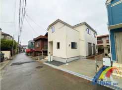 駐車1台可能で、小学校まで歩いて2分とお子様がいる世帯には安心な立地。
是非、船橋市内で新築一戸建てをお探しの方はお気軽にお問い合わせ下さい。
お待ちしております。
現地外観