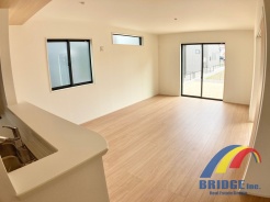 2号棟 明るく心地よい風が通り抜けるリビング