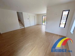 明るく心地よい風が通り抜けるリビング