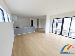 2号棟 明るい雰囲気で落ち着く空間
