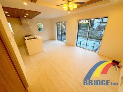 明るく心地よい風が通り抜けるリビング