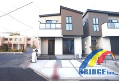 駐車1台可能で、お子さま年配のご家族にも安心のオール電化住宅。
リビング収納、WIC付きです。
教育施設、コンビニも徒歩圏内で利便性の良いエリアです。
是非、船橋市内で新築一戸建をお探しの方はお気軽にお問い合わせ下さい。
お待ちしております。