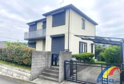 安心の軽量鉄骨造の4LDKに駐車1台カーポート付き
ゆとりある空間と設備も充実で安心して生活できます
WIC・ホール収納・3.6帖収納付きでお荷物スッキリ
ぜひ一度、現地にて住み心地をご体感ください。
社員一同心よりお問い合わせお待ちしております。