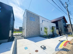 駐車2台可能で、ワンフロア完結の嬉しい平屋建て邸宅。
主寝室には広々WIC付きでお洋服がすっきり収納できます。
棚付きのSICもたくさん収納出来て嬉しいですね！
是非、印西市内で新築一戸建てをお探しの方はお気軽にお問い合わせください。
お待ちしております。
※同社同等仕様施工例