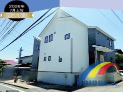 1号棟 駐車2台可能で、前面道路広々ゆったり 車の出入りもらくらく。
最寄駅まで徒歩7分、利便性の良いエリア。
またスッキリしまえる収納スペースが充実、キレイに片付きます。
是非、佐倉市内で新築一戸建てをお探しの方はお気軽にお問い合わせ下さい。
お待ちしております。