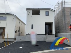 21号棟 駐車1台可能で、静かで周辺環境の良いエリア。
教育施設も徒歩圏内で登下校安心です。
また全居室に収納付きで快適なお住まいです。
是非、市原市内で新築一戸建てをお探しの方はお気軽にお問い合わせください。
お待ちしております。