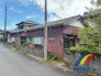 約121坪、建築条件無しで更地渡しの広々した土地。平屋建ても十分な広さがあります。
用途は住宅用地、資材置き場、家庭菜園等の活用におすすめです。
是非、館山市内で土地をお探しの方はお問い合わせ下さい。
お待ちしております。