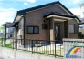 内外装リフォームの平屋建2LDKで駐車2台可能
設備も充実で安心・快適なお住まいです
学校・お買い物施設など徒歩圏内で幅広い世帯に嬉しい住環境
ホール・床下・全室収納付きでお荷物スッキリ
ぜひ一度、現地にて住み心地をご体感ください。
社員一同心よりお問い合わせお待ちしております。