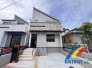 駐車1台可能で、陽当たり良い南向き 明るい2階リビング。
パントリー、リビング収納、廊下収納付き。
デッドスペースも有効活用した広々ロフトも付いています。
是非、船橋市で新築一戸建をお探しの方はお気軽にお問い合わせ下さい。
お待ちしております。