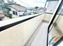 2号棟 広々したバルコニーではお洗濯物を干すのも楽しくなりそうですね！