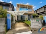 駐車1台可能で、雨でも安心のカーポート付きのお住まい。
小学校は徒歩５分圏内にあり親御さんも安心のエリアとなっております。
ぜひ一度、現地にて住み心地をご体感ください。
社員一同心よりお問い合わせお待ちしております。