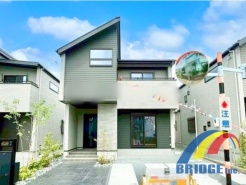 2号棟 駐車2台可能で、安心オール電化 南に面した明るいリビング。
キッチン収納、脱衣室収納、SIC付きで収納充実。
小学校も安心安全の徒歩圏内です。
是非、千葉市内で新築一戸建をお探しの方はお気軽にお問い合わせ下さい。
お待ちしております。