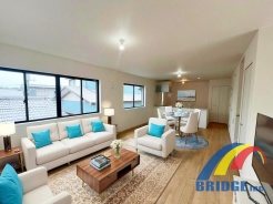 明るい雰囲気で落ち着く空間
以下同社同等仕様施工例