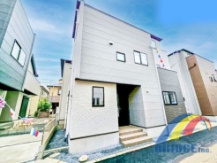 駐車1台可能で、津田沼駅まで徒歩6分 生活利便施設も近く住環境です。
また3面バルコニーでお洗濯物、寝具もたくさん干せます。
子育て世代のご家庭にぴったり住宅。
内覧ご希望の方は是非、お気軽にお問い合わせください。
お待ちしております。
現地外観