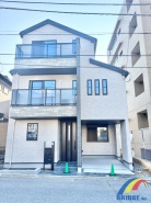 D号棟 ~現地販売会開催中!~
スタイリッシュな外観に、機能的な間取り。
3階建てならではの暮らしの自由度をぜひ体感してください。
是非、千葉市内で新築一戸建をお探しの方はお気軽にお問い合わせ下さい。
社員一同、心よりお待ちしております。