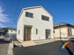 1号棟 駐車1台可能で、駅まで歩いて9分と通勤通学も安心です。
南向きのバルコニーで光差し込む温かな空間です。
是非、野田市内で新築一戸建てをお探しの方はお気軽にお問い合わせください。
お待ちしております。
同社仕様施工例写真