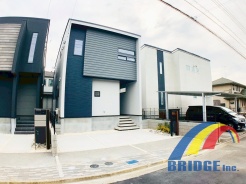 1号棟 駐車2台可能で、京成大和田駅まで徒歩9分。
スッキリ片付くパントリー WIC付きの4LDKです。
リビングに隣接するくつろぎスペース、マルチスキップも付いています。
是非、八千代市で新築一戸建をお探しの方はお気軽にお問い合わせ下さい。
お待ちしております。
同社同等仕様施工例