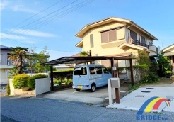 住環境充実で使い勝手の良い4LDK
収納豊富で季節物やご家族のお荷物スッキリ
学校・コンビニなど徒歩圏内で幅広い世帯に嬉しい住環境
ぜひ一度、現地にて住み心地をご体感ください。
社員一同心よりお問い合わせお待ちしております。